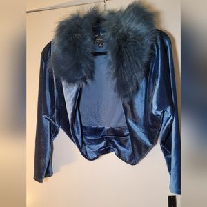 Nwt Tahari velvet shrug with faux fur collar
